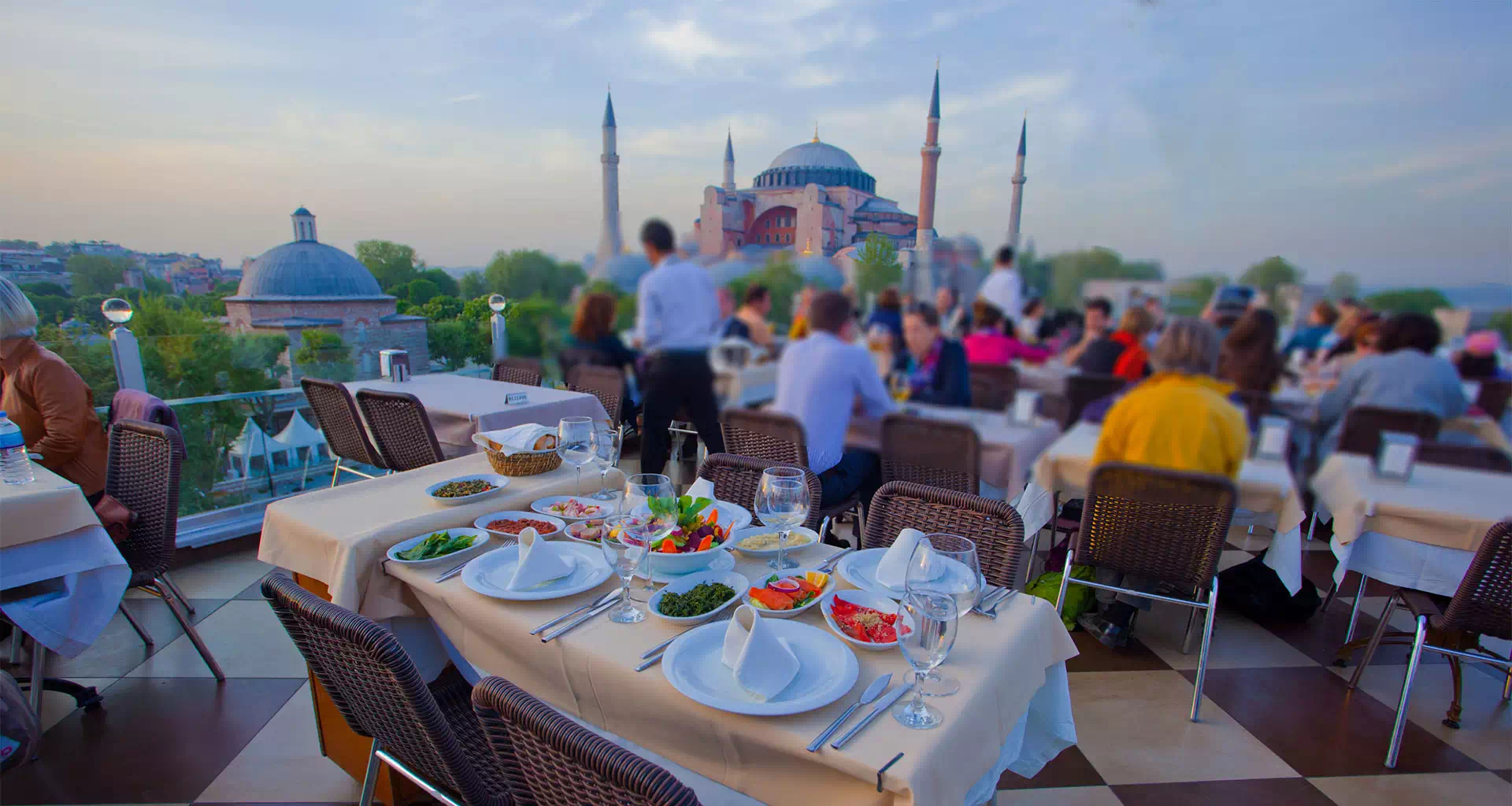 Ресторан Sultanahmet, Ресторан на террасе в Стамбуле, Ресторан в Стамбуле